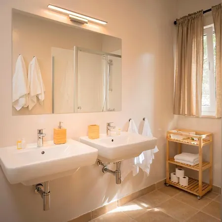 Hvaretta Villas Stari Grad  Buitenkant foto