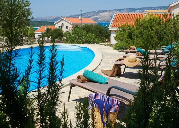 Hvaretta Villas