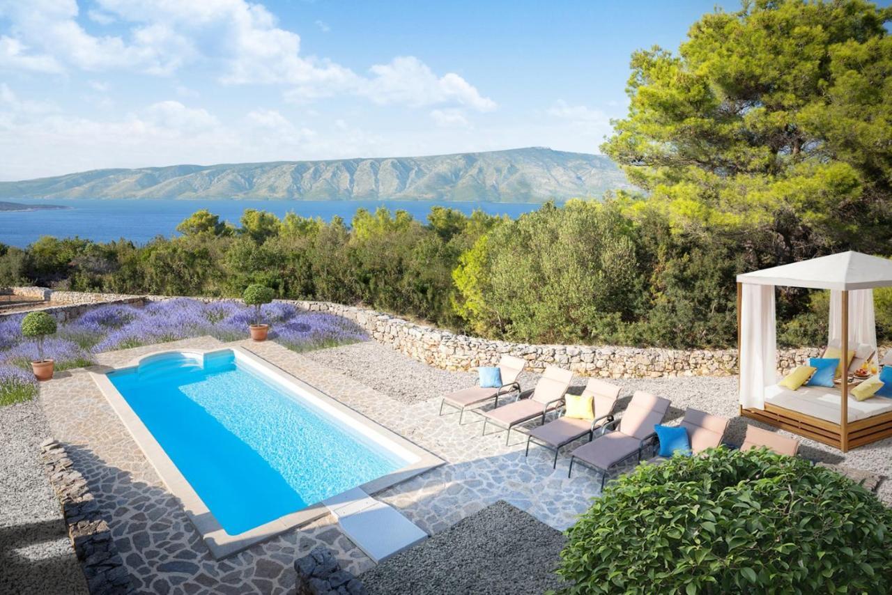 Hvaretta Villa *